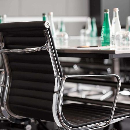 Pullman Sydney Airport Hotel Ngoại thất bức ảnh S 64 chair