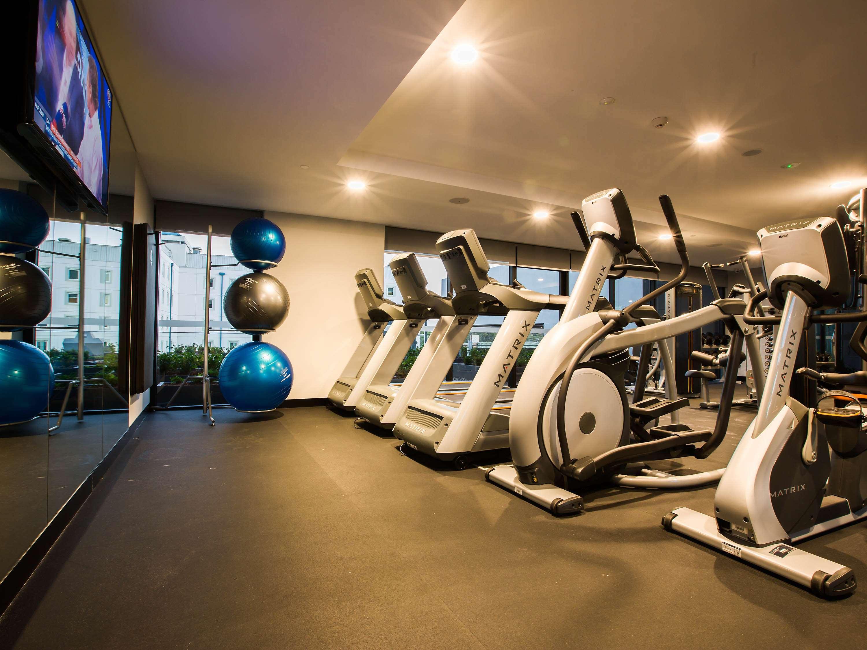 Pullman Sydney Airport Hotel Ngoại thất bức ảnh The gym at the hotel