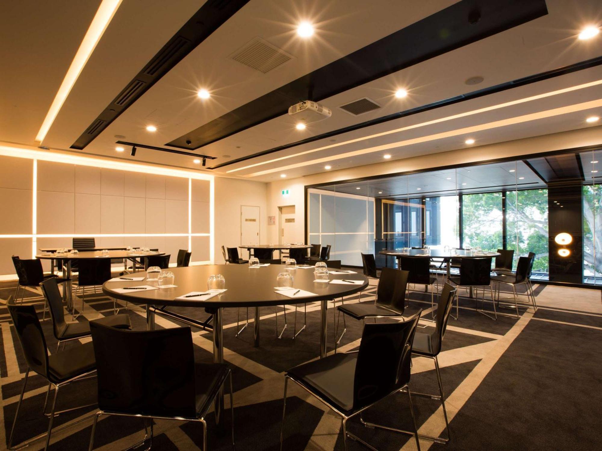 Pullman Sydney Airport Hotel Ngoại thất bức ảnh The University of Melbourne's Centre for Values, Ethics and Society