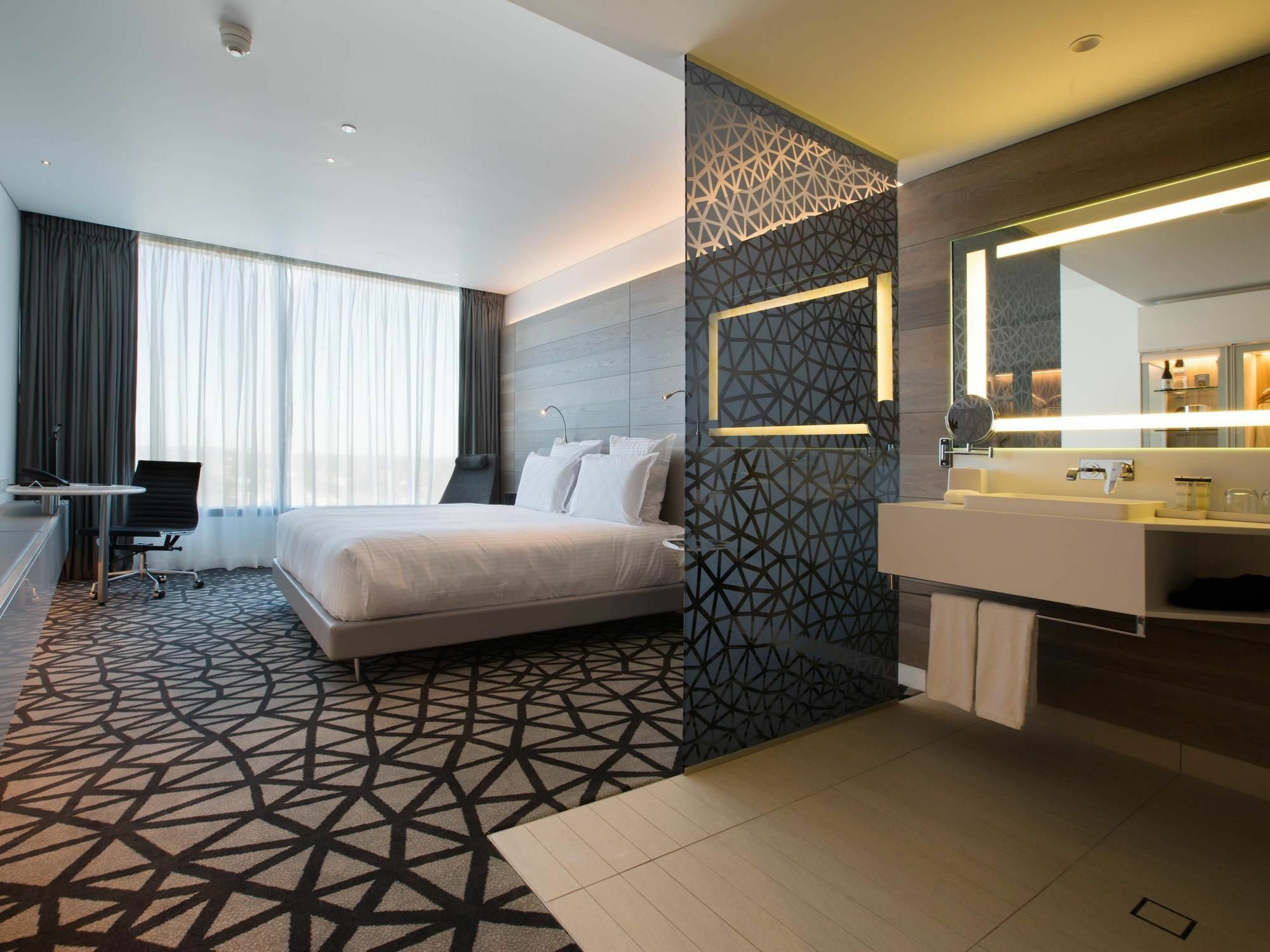 Pullman Sydney Airport Hotel Ngoại thất bức ảnh Deluxe Room